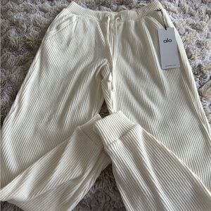ALO Yoga Cream Ribbed Track Pants